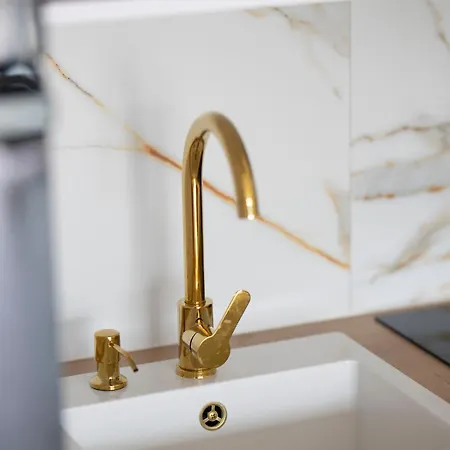 Rose Gold By Go Apartment *